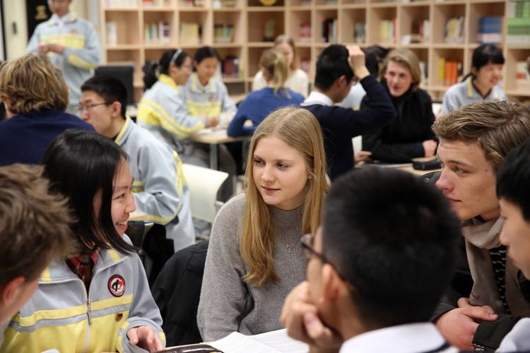 在国外读大学,回国可以考公检法吗? 在国外读大学,回国可以考公检法吗?